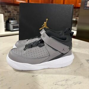 NIKE JORDAN MAX AURA 5 (TD) SNEAKERS TODDLER BLACK/GRAY HI-TOP SHOES